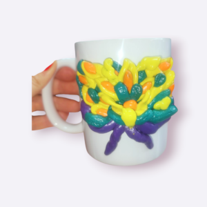 Cană decorată manual cu Lut Polimeric, Fimo, model Buchet cu flori