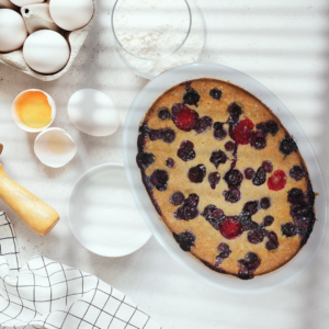 Read more about the article Budincă de ovăz la cuptor cu fructe de pădure