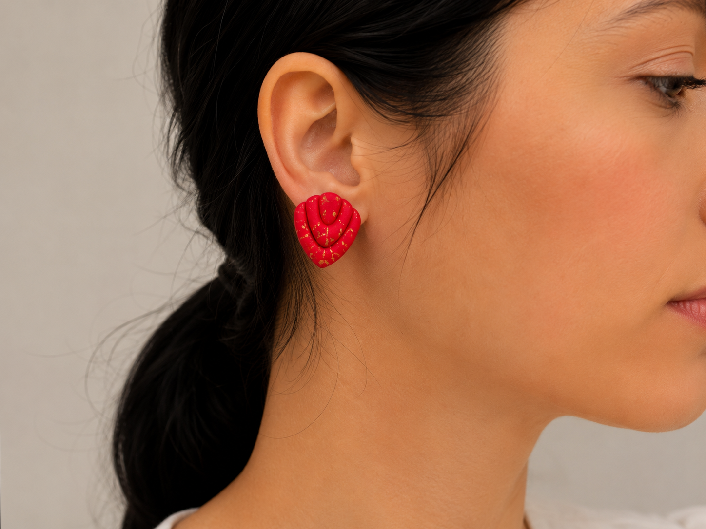 Cercei handmade din Fimo – Roșu cu foiță aurie - imagine 2