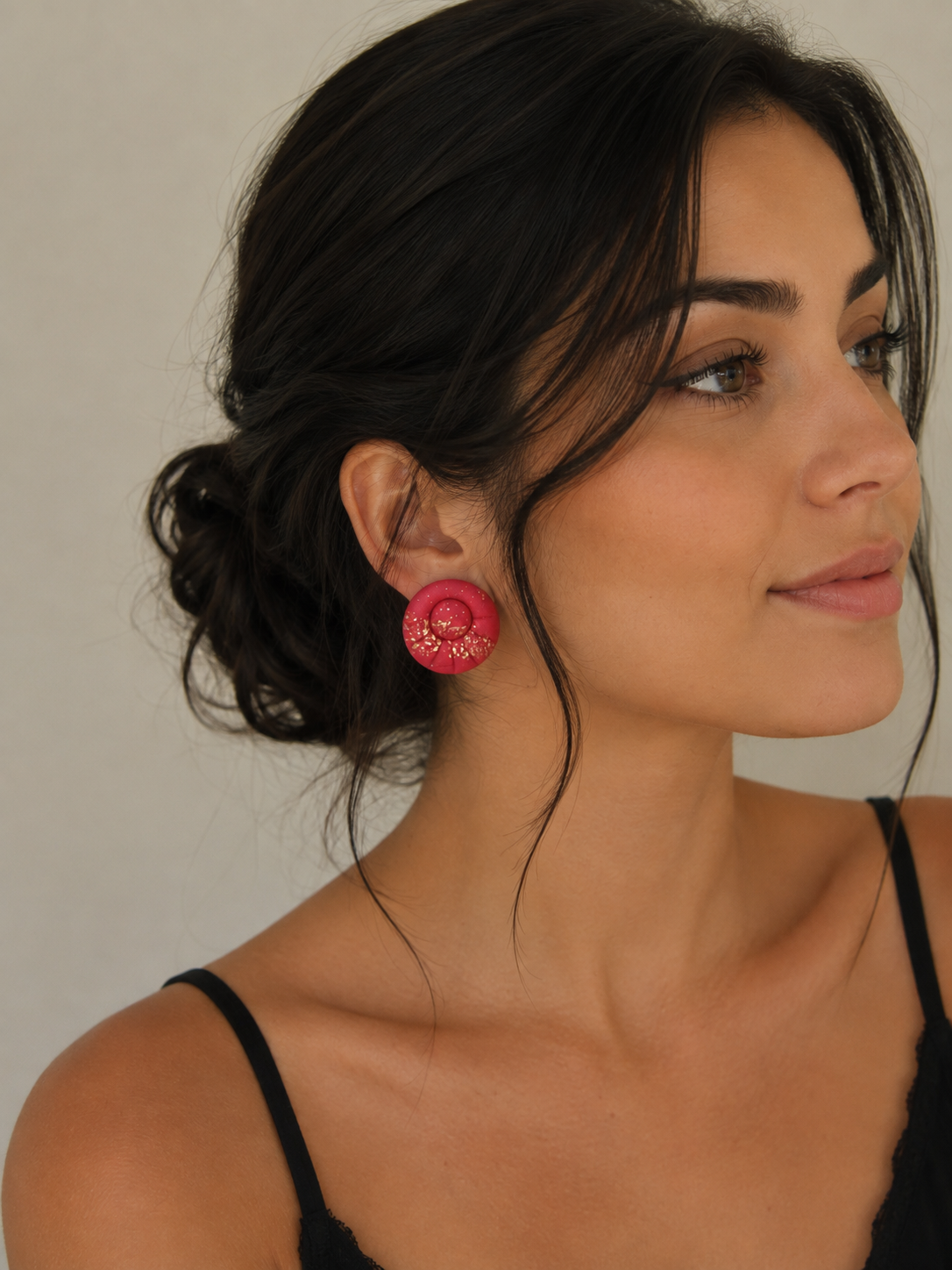 Cercei handmade din Fimo, Roșu cu foiță aurie, Ruby Bloom - imagine 2