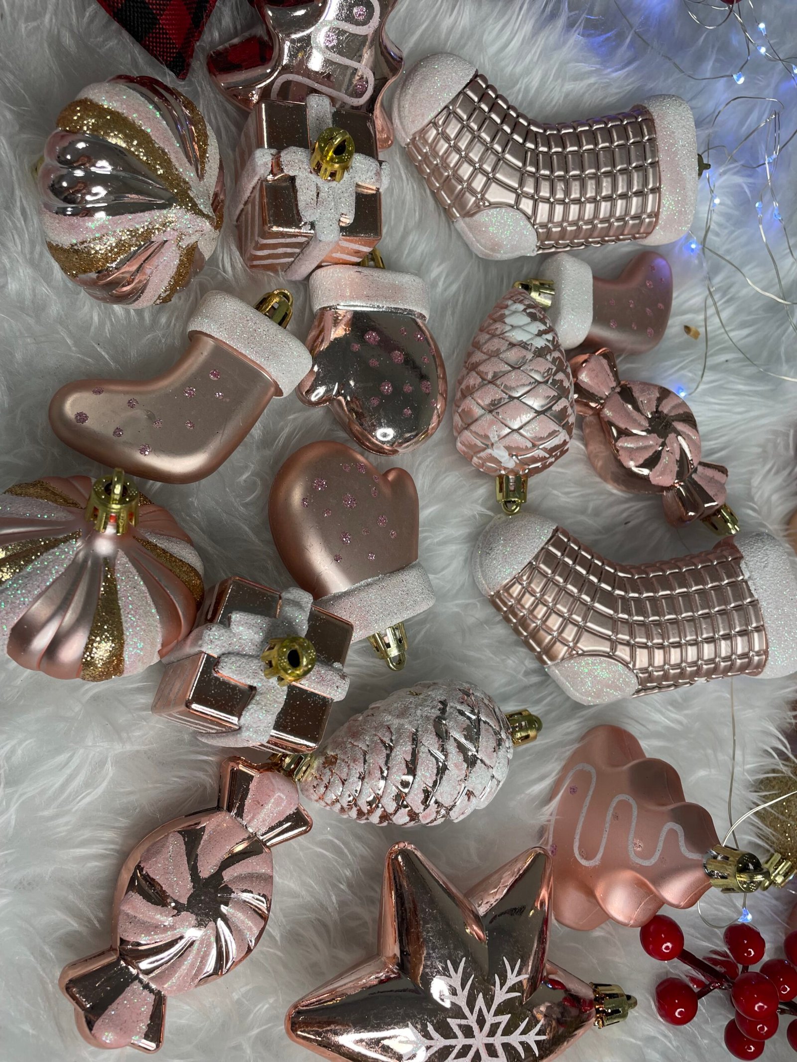 Set globuri si decoratiuni de Craciun, 77 piese, diverse dimensiuni, roz auriu - imagine 13