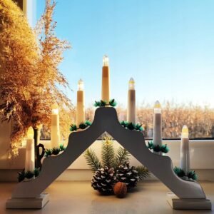 Sfesnic decorativ de Advent cu 7 lumanari LED si conuri, alb